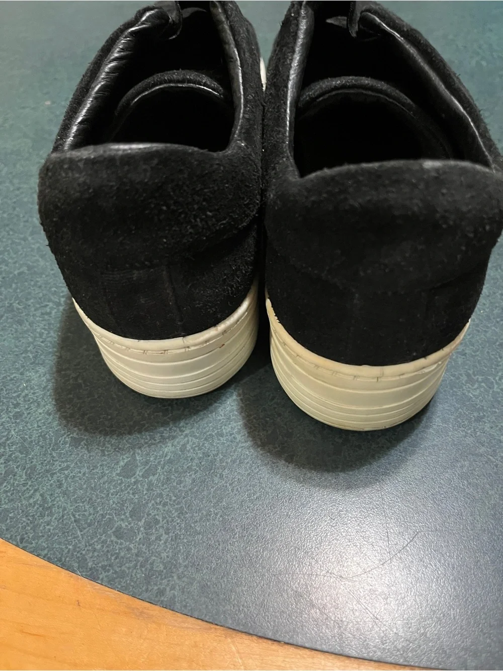 Womens 's Black Suede Slip-On Platform Sneakers.39